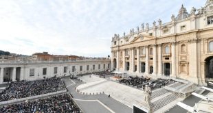 O Papa: as paróquias devem ser comunidades próximas, sem burocracia